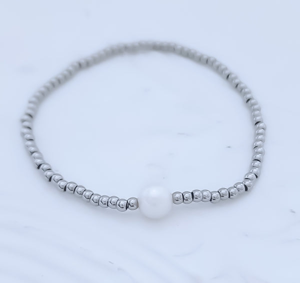 New The Perfect Beaded 3mm + 8mm Luxe Shell Pearl Focal Bracelet *Choose your metal*