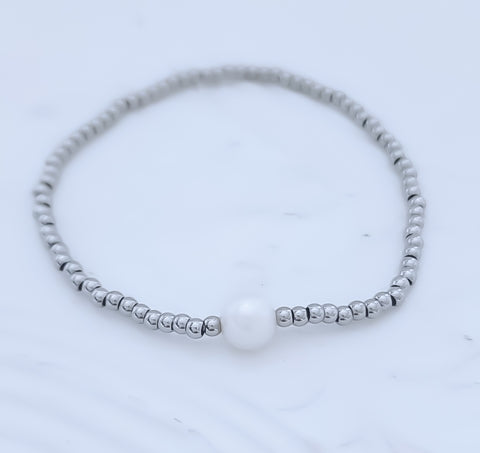 New The Perfect Beaded 3mm + 8mm Luxe Shell Pearl Focal Bracelet *Choose your metal*