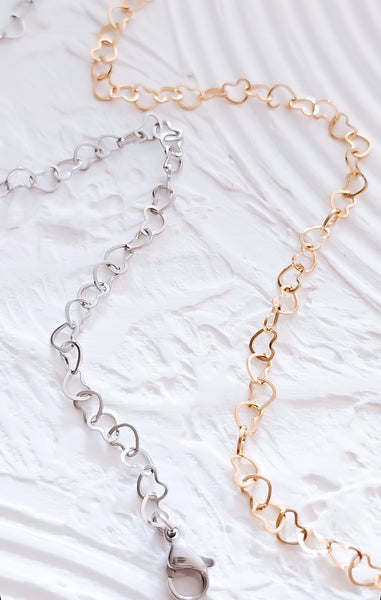 New Dainty Hearts Link Chain Bracelet *Choose your Metal*