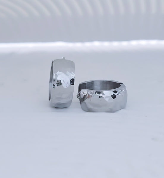 OBSESSED New Bold Hammered Huggie Hoop Earrings *Choose your metal*