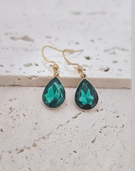 New Stunning Crystal Teardrop Shorty Earrings: Emerald