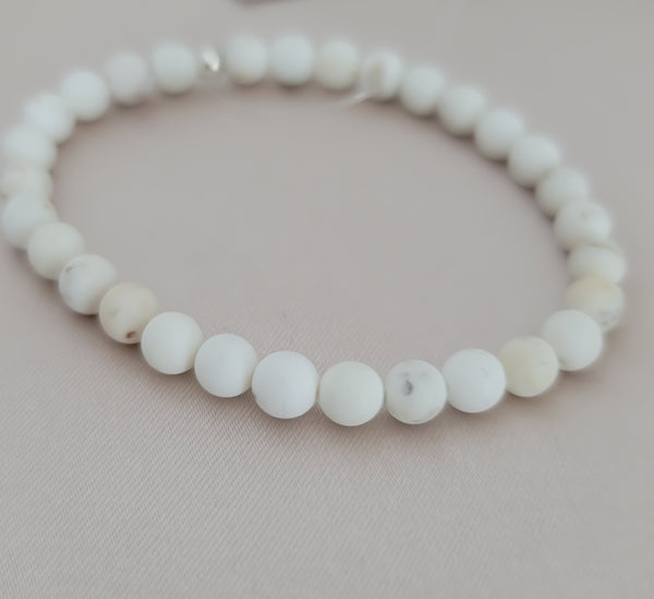 Cream Howlite Gemstone Bracelet (6mm beads)