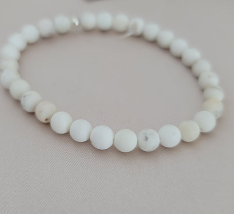 Cream Howlite Gemstone Bracelet (6mm beads)